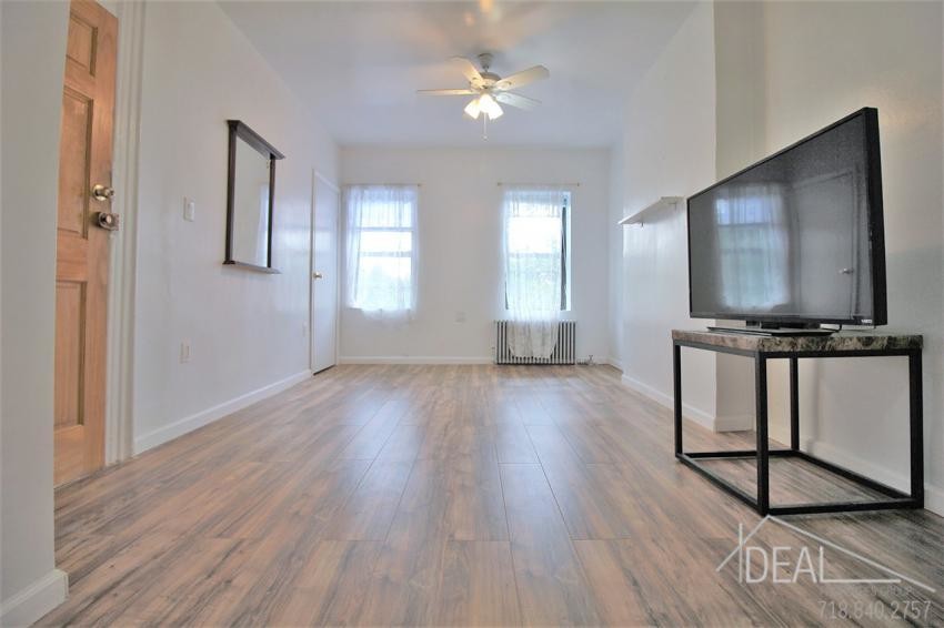 Primary Photo - 576A Morgan Ave