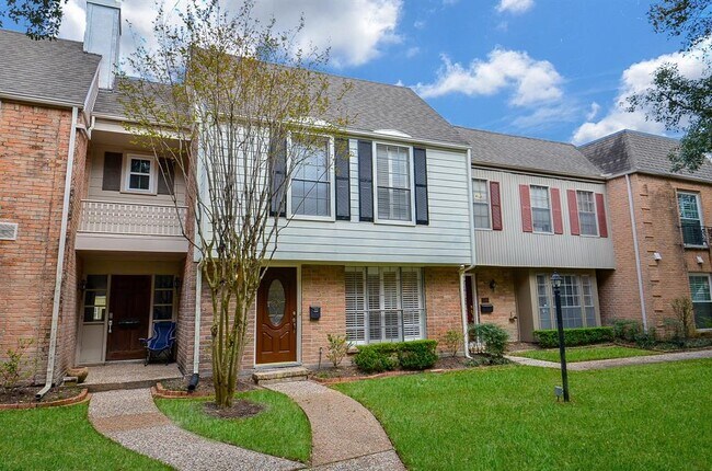 Building Photo - 13192 Trail Hollow Dr