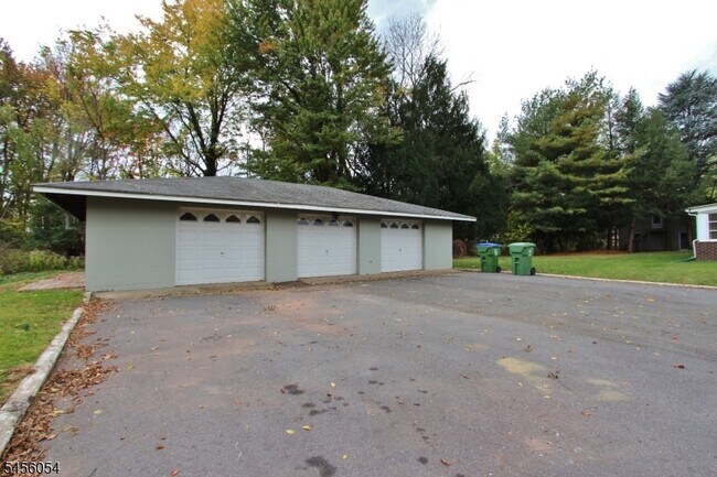Building Photo - 779 New Durham Rd