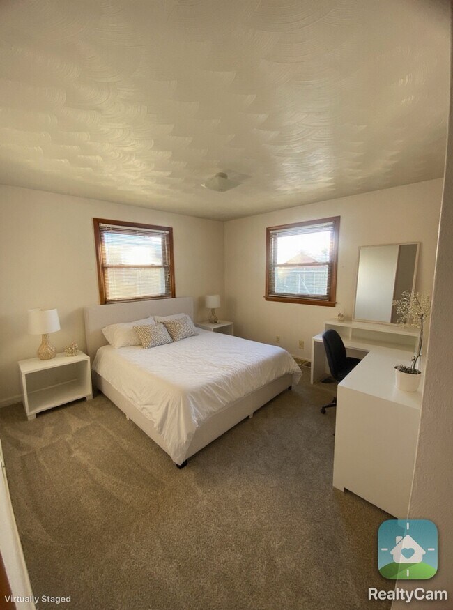 Foto del edificio - 809 Greenfield Dr