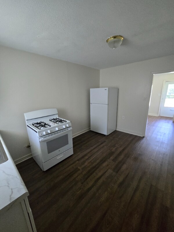 Foto del edificio - 2104 Hatcher Rd