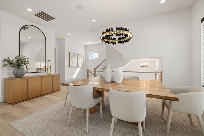 Foto del edificio - 5-bedroom 3.5 Bathroom Home in Durham