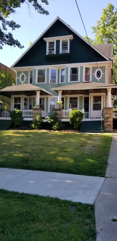 Primary Photo - 15109 Clifton Blvd