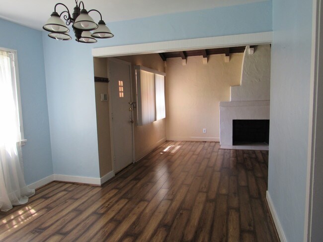 Foto del edificio - 4189 Greenbush Ave