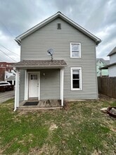 Building Photo - 221 1/2 Grace St