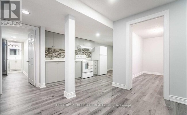 Building Photo - 32 Gold Park Pl