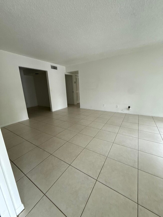 Building Photo - 1010 Green Pine Blvd