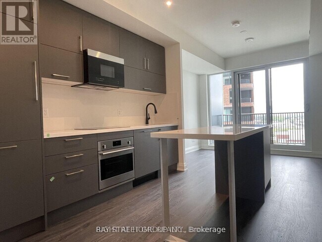 Building Photo - 56-2356 Andre de Grasse St