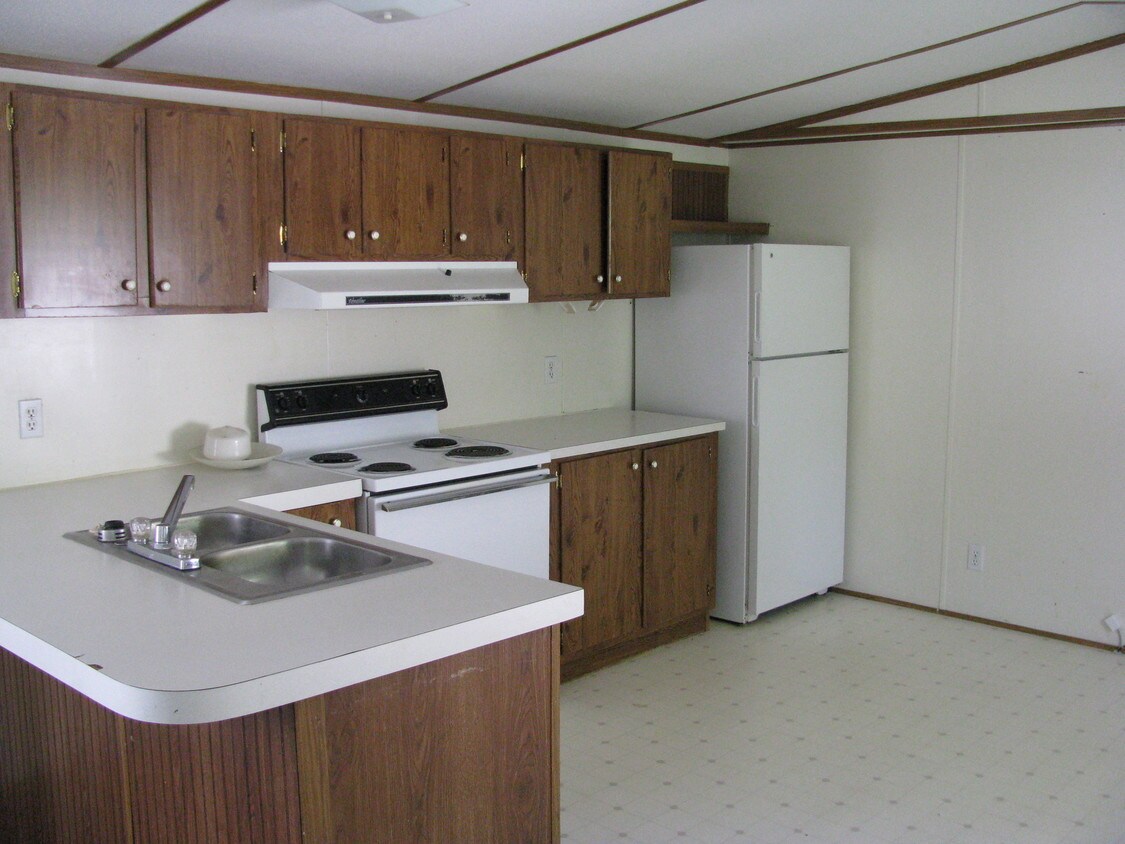 Primary Photo - 6088 Cain Forest Dr