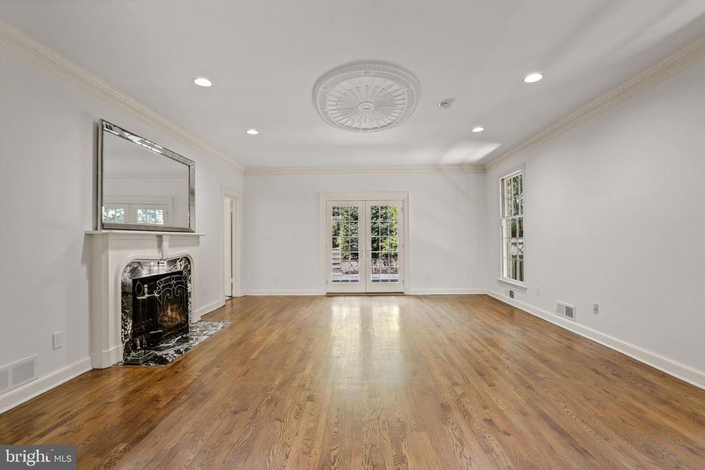 Foto principal - 4925 Weaver Terrace NW