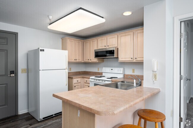 2 habitaciones, 2 baños - 750 pies cuadrados - Cocina - State Street Commons