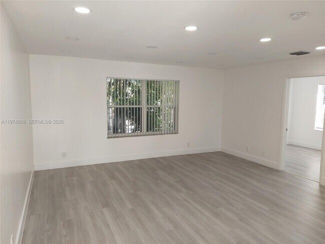 Foto del edificio - 2319 Johnson St