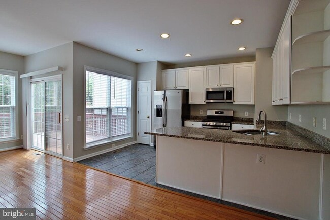 Building Photo - 8239 Singleleaf Ln