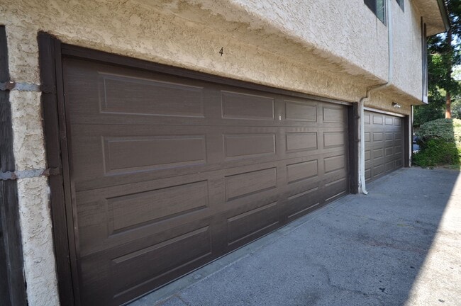 Building Photo - 5617 Woodman Ave