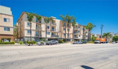 Building Photo - 13941 Sherman Way