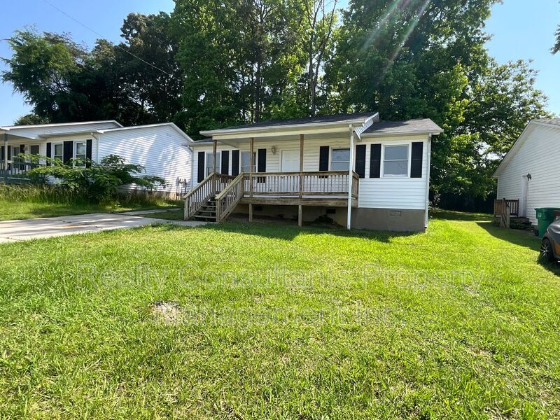 Foto principal - 2413 Robbins St