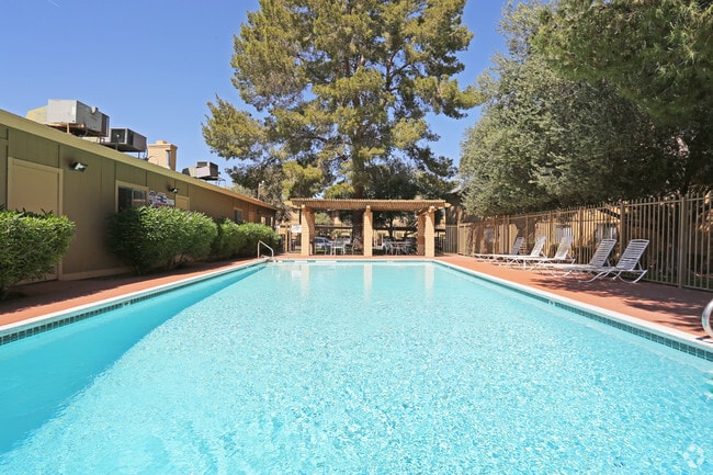 Área de piscina - Andover Place