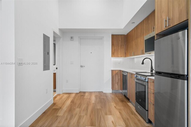 Foto del edificio - 650 SW 1st St