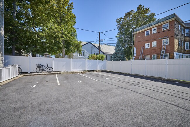 Foto del edificio - 67 Wheatland St