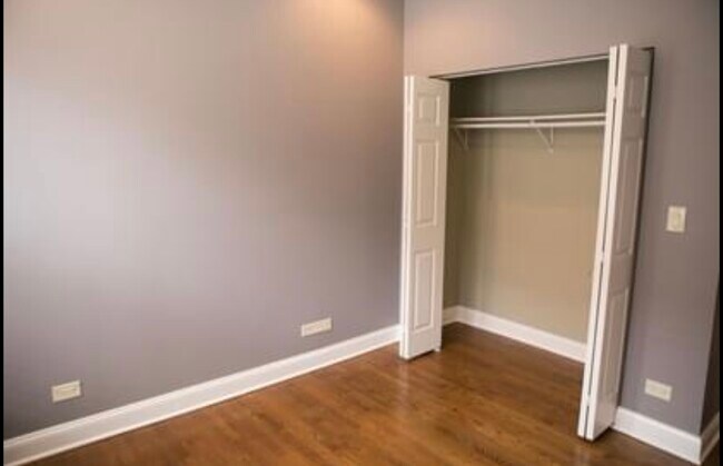 Foto del edificio - 4906 N Whipple St