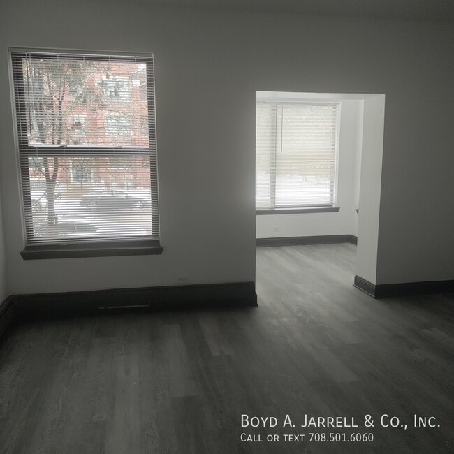 Foto del edificio - 5706 S Michigan Ave