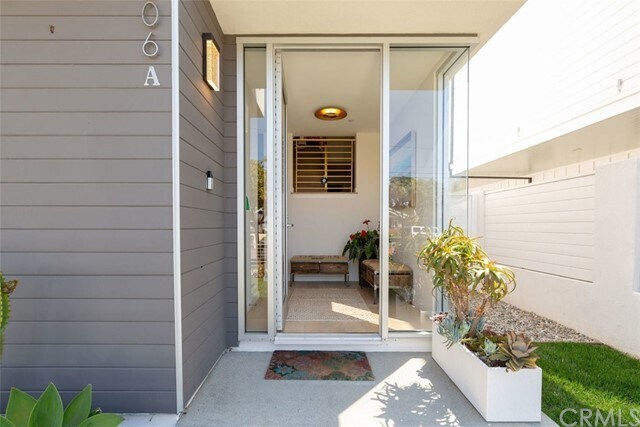 Building Photo - 206 S Helberta Ave