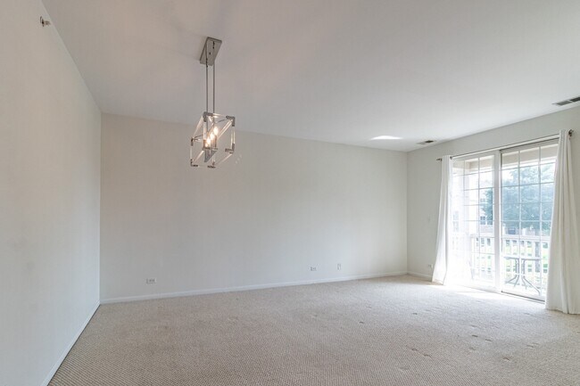 Foto del edificio - 200 Rosehall Dr