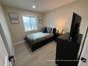 Building Photo - 6382 Yale Cir