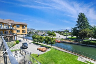 Building Photo - 4028 Pritchard Dr N