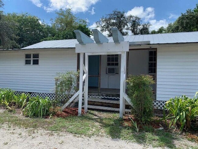 Foto del edificio - 2219 Everett St