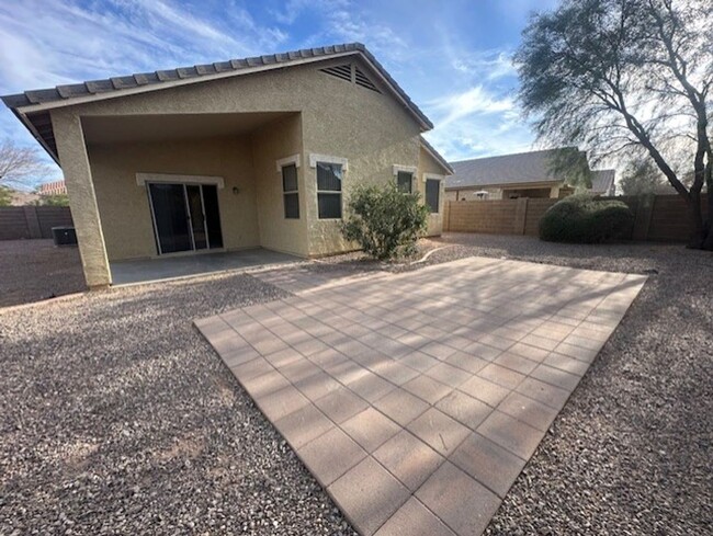 Foto del edificio - Single level 4 bedroom home in Chandler, w...