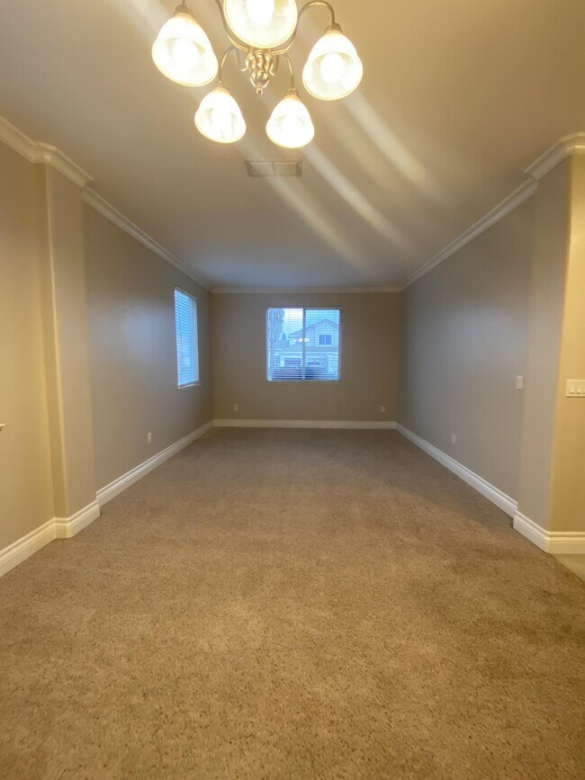 Foto del edificio - 1687 Shoreline Dr