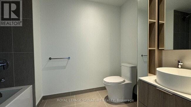 Building Photo - 28 Ann St