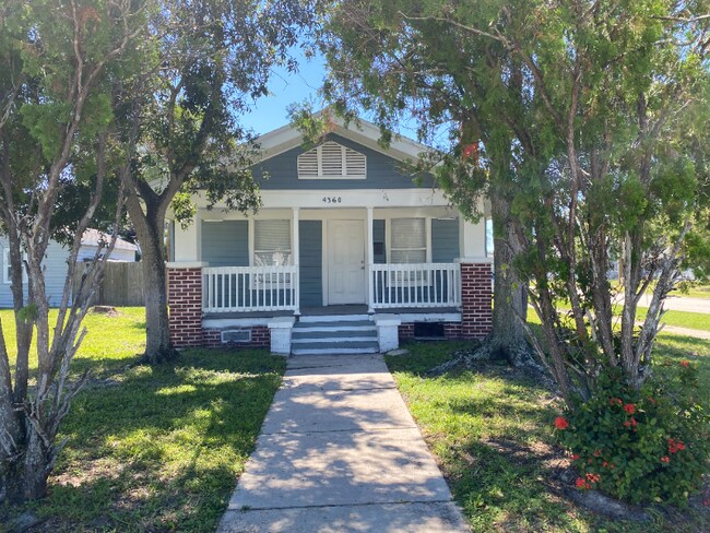 Foto del edificio - 4360 Emerson Ave S