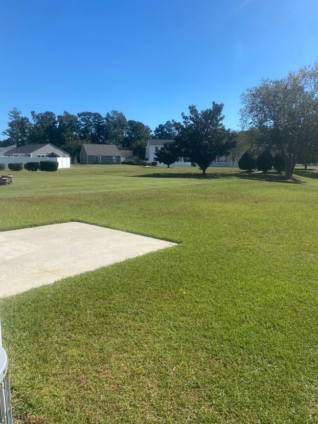 Building Photo - Lovely 3 Bed, 2.5 Bath Home in the golf community of Inverness, just off of River Oaks Drive - co...