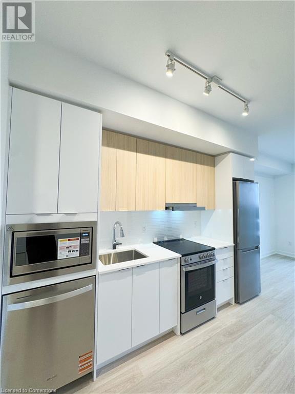 Building Photo - 5105 Hurontario St