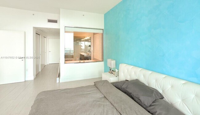 Building Photo - 200 Biscayne Boulevard Way