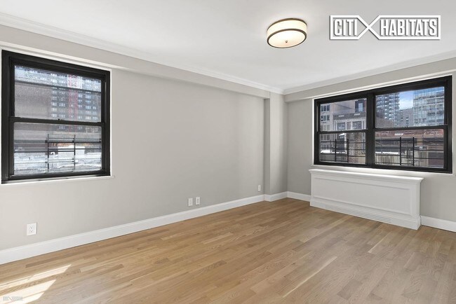 Building Photo - 160 E 88th St