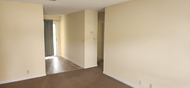 Foto del edificio - 303 Oleander Dr