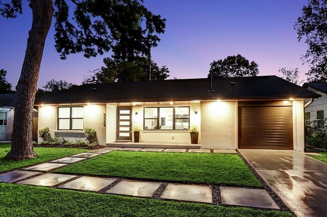Building Photo - 5325 Viking Dr