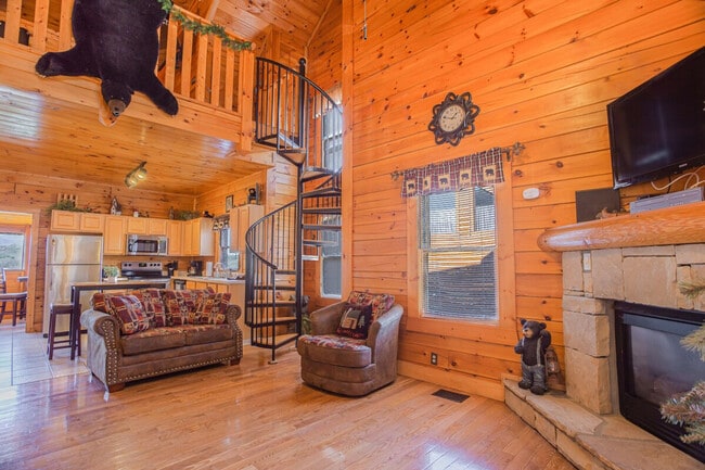 Building Photo - 415 Big Bear Wy