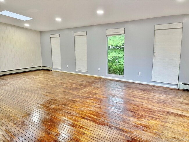 Foto del edificio - 258 Steamboat Rd