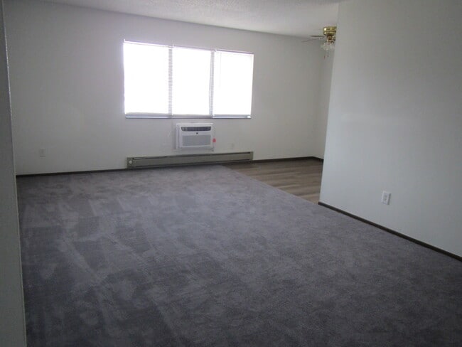 Building Photo - 117-129 Harbet Ave NW