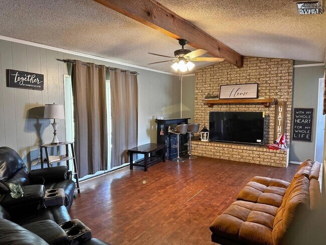 Foto del edificio - 2316 Perrin Dr