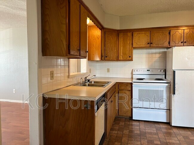 Foto del edificio - 812 Saddlewood St