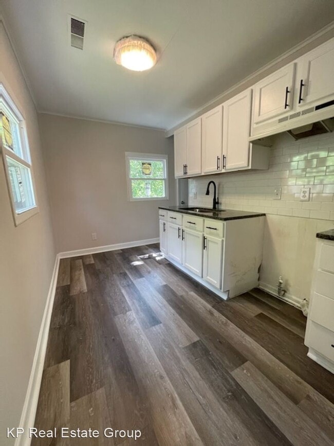 Building Photo - 2 br, 1 bath House - 2490 Azelda St.