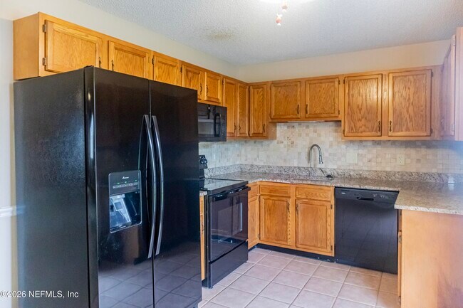 Building Photo - 3844 English Colony Dr N