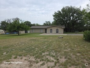 Building Photo - 1401 Sheppard Ln