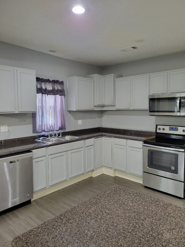 Building Photo - 137 Sivley Ave