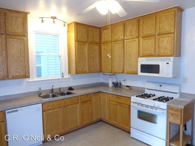 Foto del edificio - 2442-2444 Glenmawr Ave